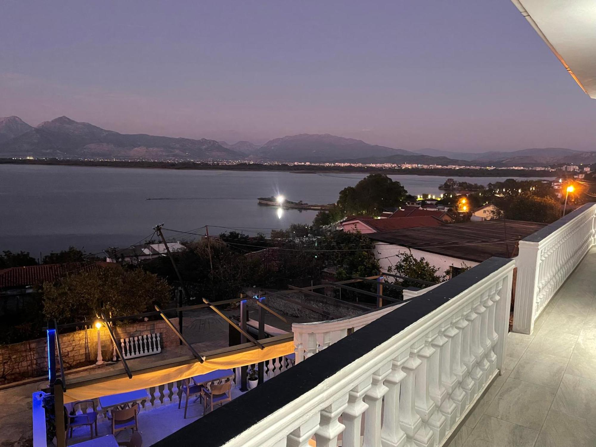 Four Generation Hotel Shiroka Екстер'єр фото